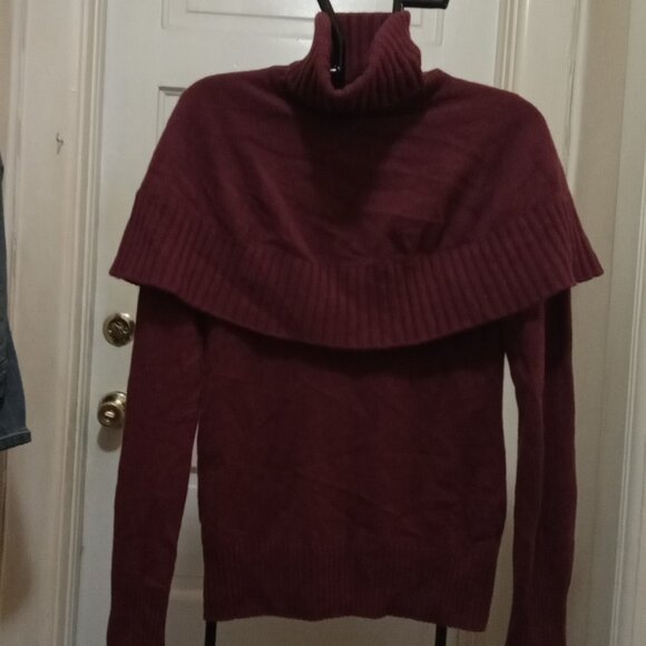 Antonio Melani Sz S burgundy Cashmere Turtleneck with 'Cape' - Picture 3 of 5